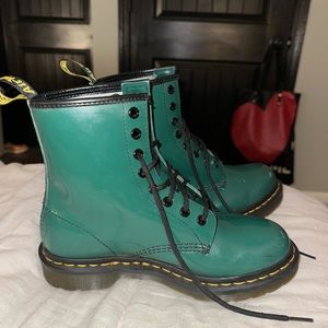 Dr. Martens Green Patent Leather 8 Hole Womens Boots Size 7
